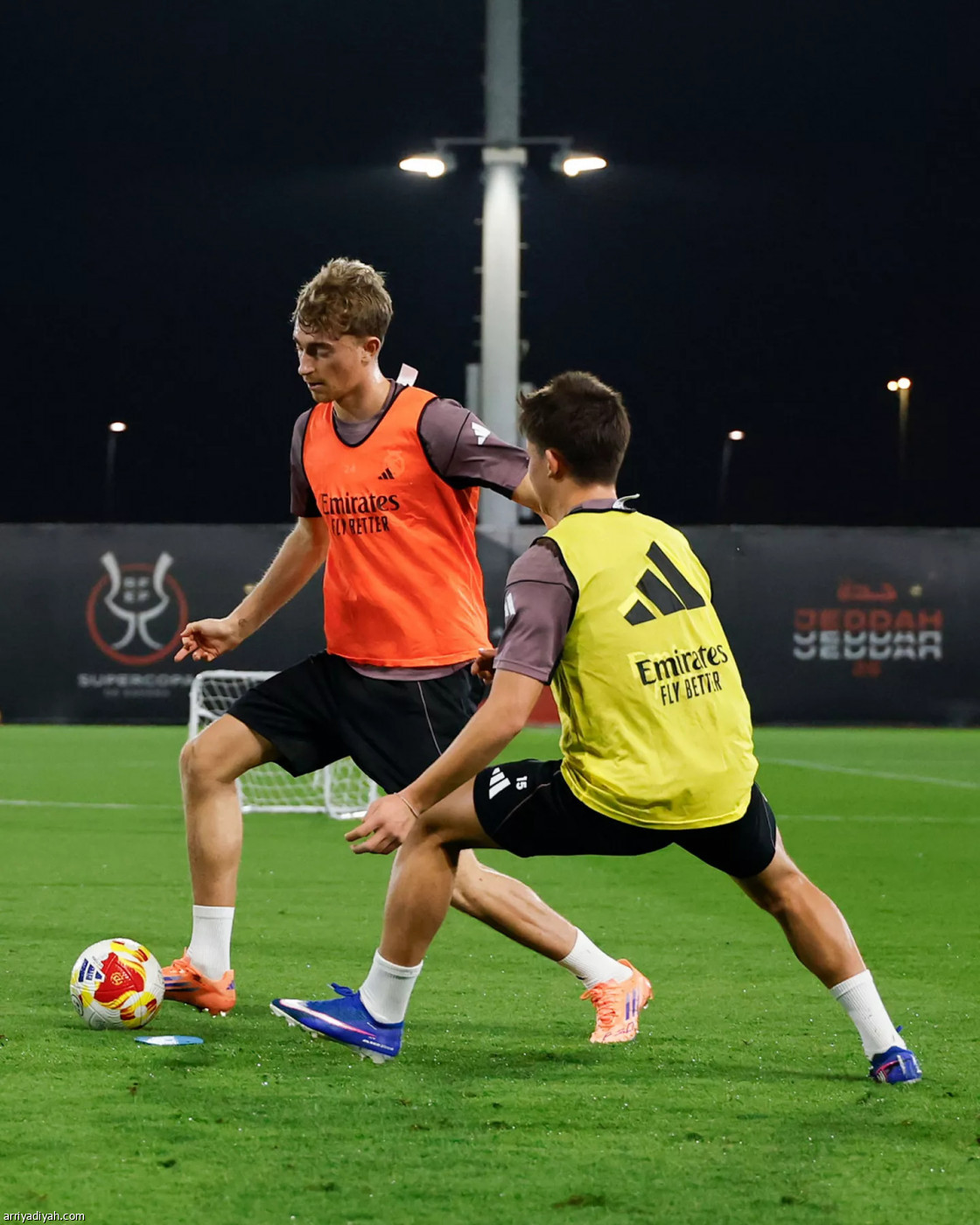 الريال.. ضغط واستحواذ