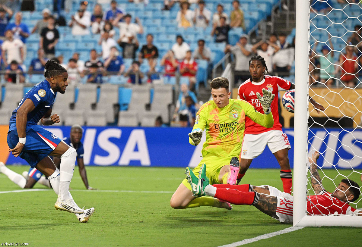 تشيلسي يعبر