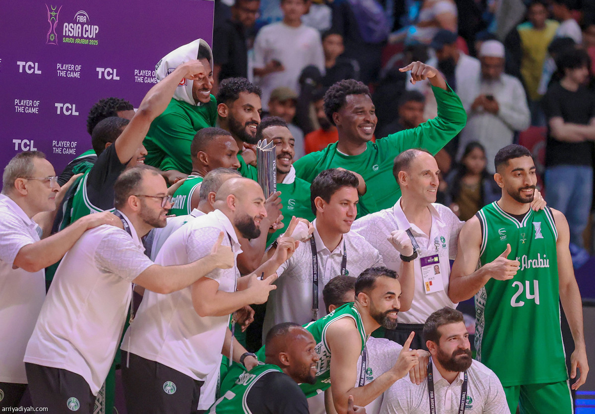 أخضر السلة يحتفل