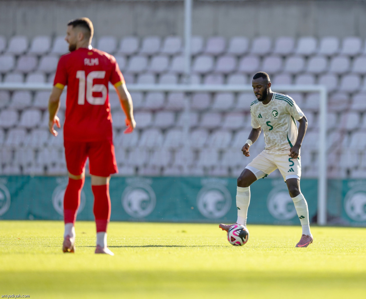 فوز «الصقور»