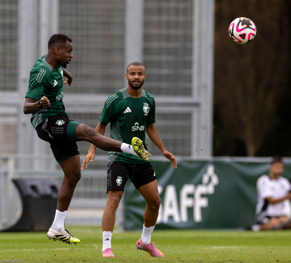 الصقور تتأهب