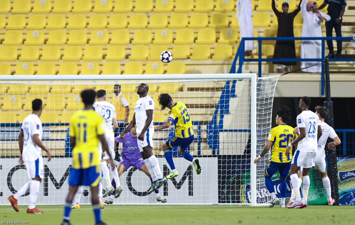 تعزيز صدارة الهلال