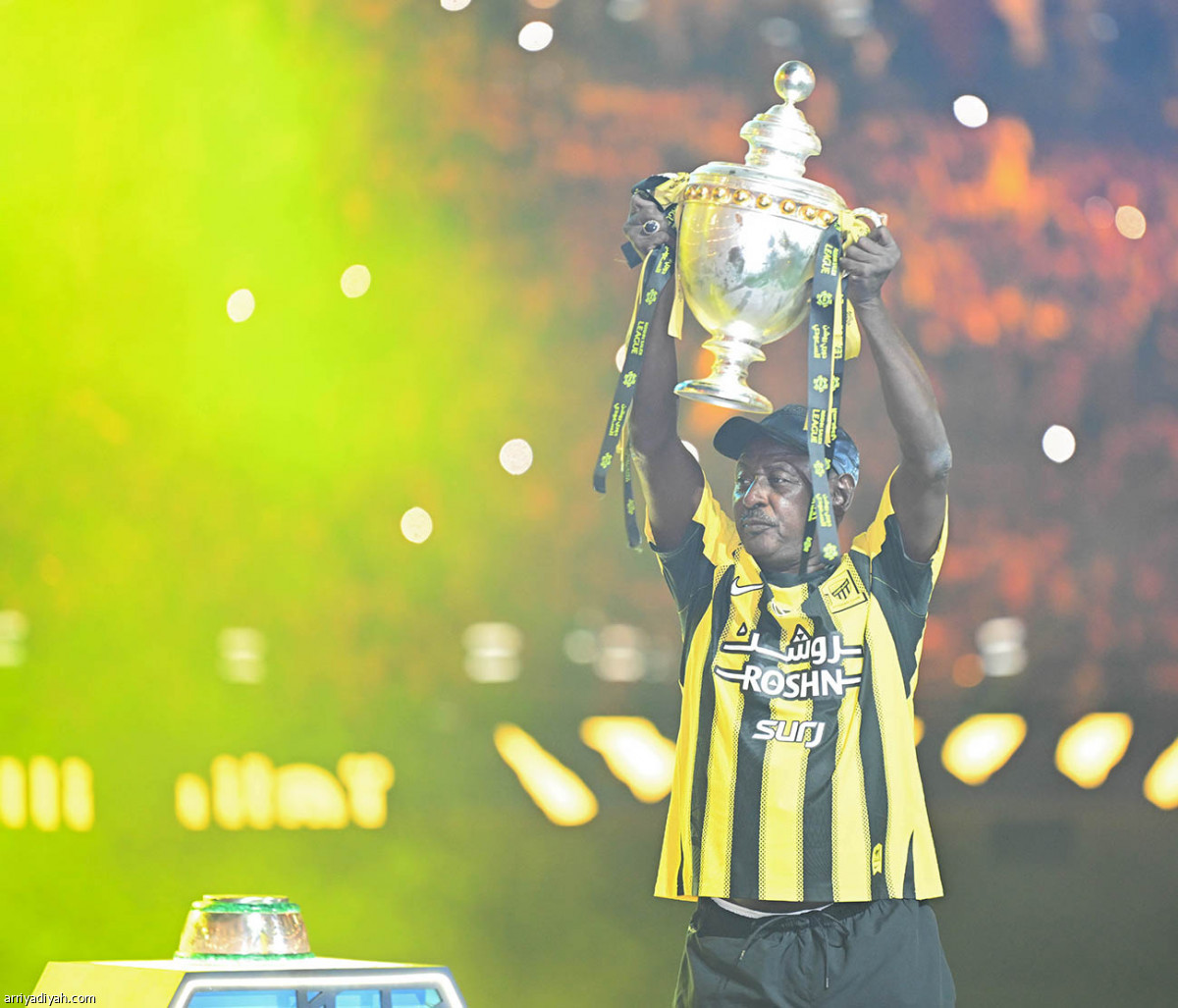 الاتحاد يتوشح الذهب