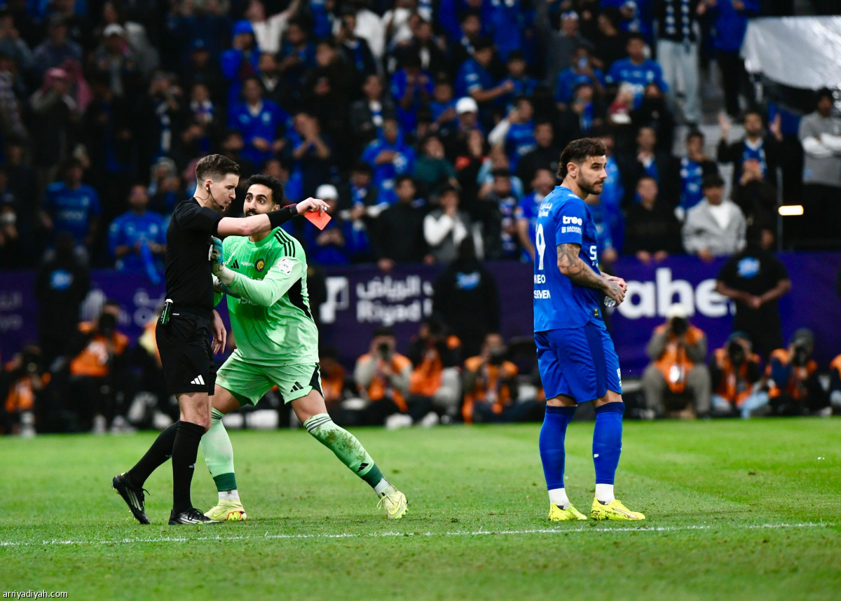 احتكاك.. طرد.. وورطة