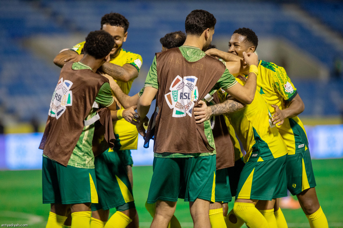 الخليج.. انطلاقة مثالية